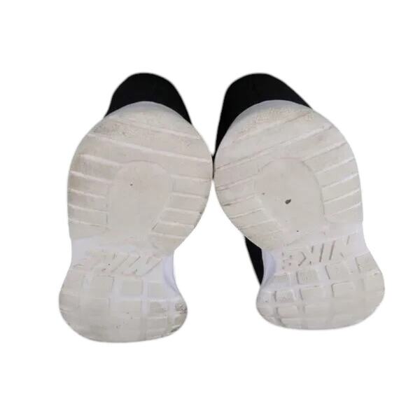 Nike Shoes Womens 9 Athletic Trainers Tanjun Sneakers Black White Casual Active - Picture 4 of 13